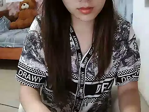 Snapshot of Linda-24 chatting on October 31, 2025, 5:09 pm Linda-24 online show from October 31, 2025, 5:09 pm