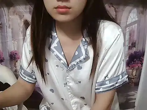 Snapshot of Linda-24 chatting on December 14, 2025, 9:42 pm Linda-24 online show from December 14, 2025, 9:42 pm