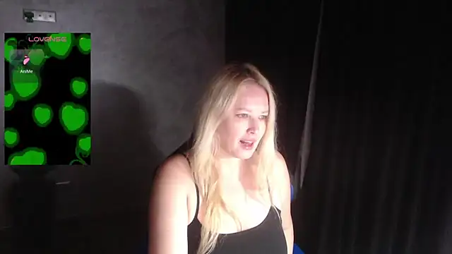 Snapshot of Provokeddream chatting on April 21, 2026, 6:58 pm Provokeddream online show from April 21, 2026, 6:58 pm