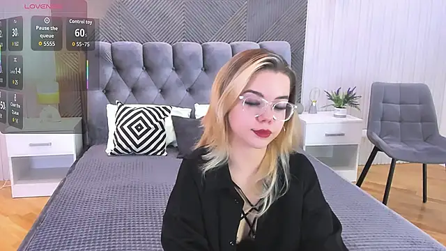 Snapshot of PrincessSlay chatting on October 23, 2025, 5:28 am PrincessSlay online show from October 23, 2025, 5:28 am