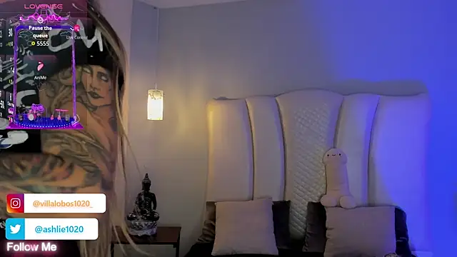 Snapshot of MiaVillalobos chatting on October 23, 2025, 11:53 am MiaVillalobos online show from October 23, 2025, 11:53 am