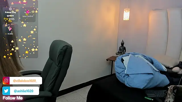 Snapshot of MiaVillalobos chatting on October 26, 2025, 3:01 pm MiaVillalobos online show from October 26, 2025, 3:01 pm