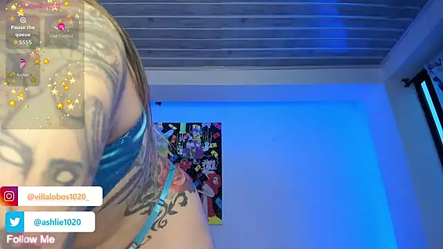 Snapshot of MiaVillalobos chatting on November 10, 2025, 10:48 pm MiaVillalobos online show from November 10, 2025, 10:48 pm