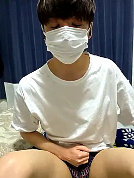 sora05- online show from April 22, 2026, 4:47 pm