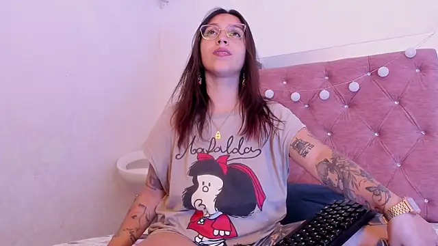 JulianaCarter online show from May 19, 2026, 7:43 pm