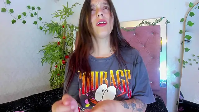 JulianaCarter online show from March 23, 2026, 7:25 pm