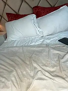 AngelinaDuvall online show from April 12, 2026, 1:25 pm