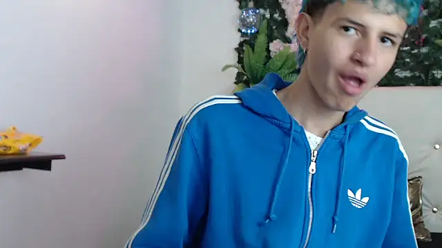 iam lukas   online show from October 3, 2025, 2:26 am