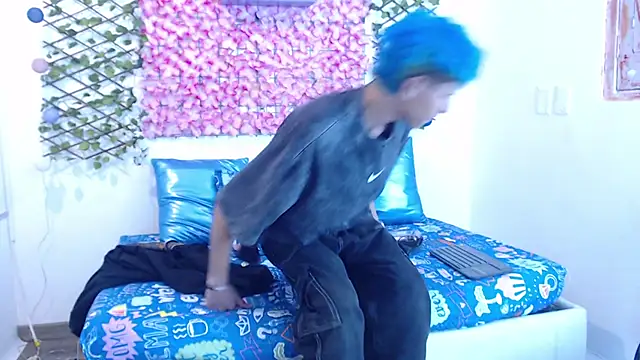 iam lukas   online show from September 9, 2025, 3:16 am