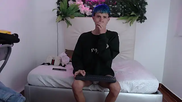 iam lukas   online show from September 26, 2025, 7:26 am