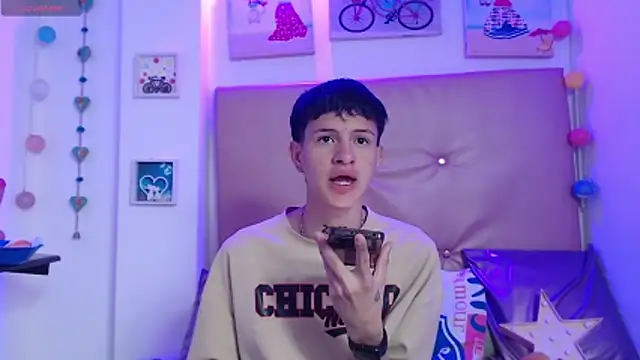 iam lukas   online show from December 14, 2025, 5:18 pm