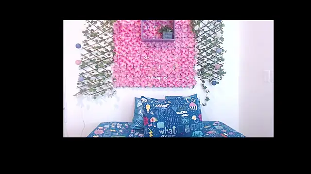 iam lukas   online show from September 17, 2025, 5:20 am