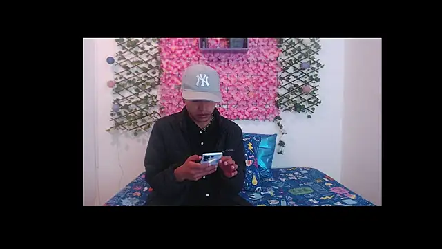 iam lukas   online show from September 18, 2025, 11:46 am