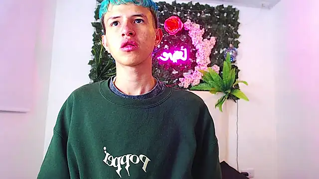 iam lukas   online show from October 14, 2025, 3:07 am