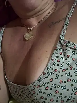 Snapshot of MaluLemos chatting on September 26, 2025, 6:15 pm MaluLemos online show from September 26, 2025, 6:15 pm