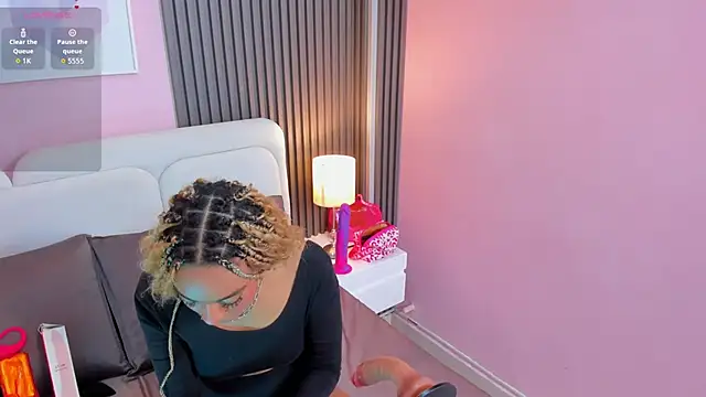 Clawdeen  wolf online show from December 18, 2025, 8:45 pm