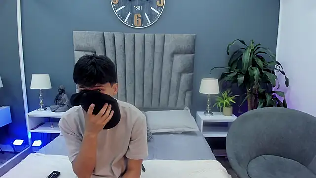 Snapshot of stephane_rouss chatting on October 21, 2025, 9:14 pm stephane rouss online show from October 21, 2025, 9:14 pm