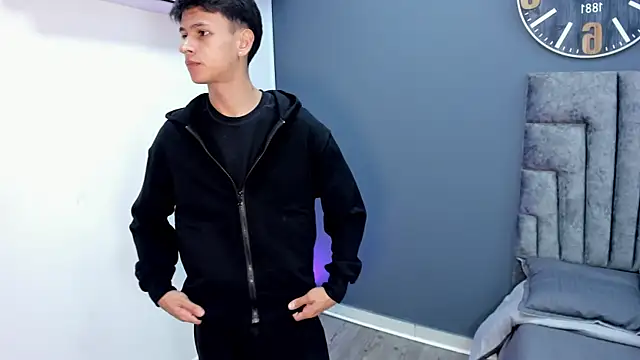 Snapshot of stephane_rouss chatting on November 30, 2025, 8:42 pm stephane rouss online show from November 30, 2025, 8:42 pm