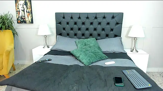 Snapshot of stephane_rouss chatting on October 23, 2025, 7:34 pm stephane rouss online show from October 23, 2025, 7:34 pm