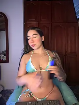 Snapshot of KaditaNavarro chatting on November 8, 2025, 4:10 pm KaditaNavarro online show from November 8, 2025, 4:10 pm