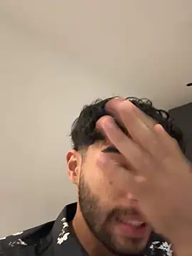 Snapshot of RaphaelDufort chatting on December 2, 2025, 11:39 pm RaphaelDufort online show from December 2, 2025, 11:39 pm