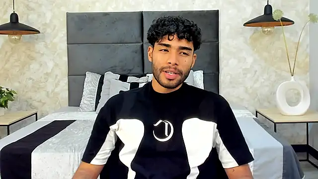 Snapshot of RaphaelDufort chatting on November 16, 2025, 11:52 pm RaphaelDufort online show from November 16, 2025, 11:52 pm