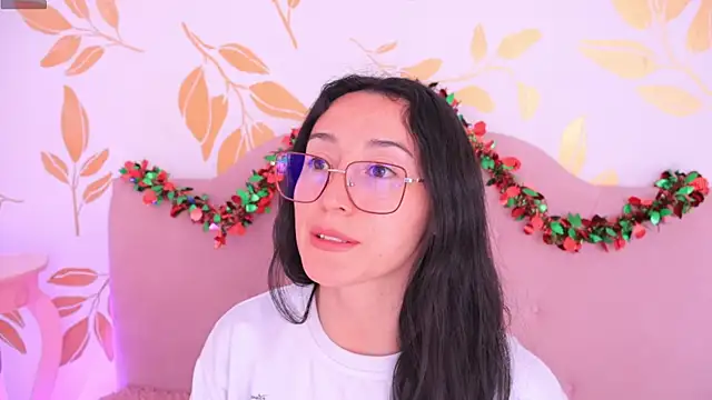 Snapshot of Ginevra_esposito chatting on December 15, 2025, 12:44 pm Ginevra esposito online show from December 15, 2025, 12:44 pm