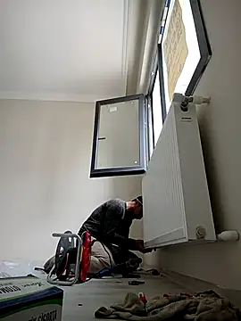 alex10alexx online show from March 18, 2026, 10:40 am