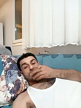 Snapshot of alex10alexx chatting on December 3, 2025, 11:25 pm alex10alexx online show from December 3, 2025, 11:25 pm