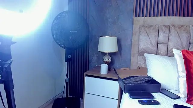 Snapshot of linda_cabal chatting on September 23, 2025, 10:28 pm linda cabal online show from September 23, 2025, 10:28 pm