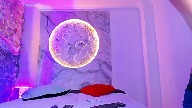 ThiagoCollin online show from October 17, 2025, 9:27 pm