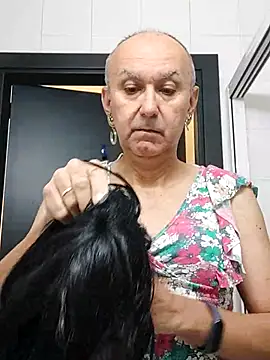 Emily de Carla online show from October 31, 2025, 7:27 am