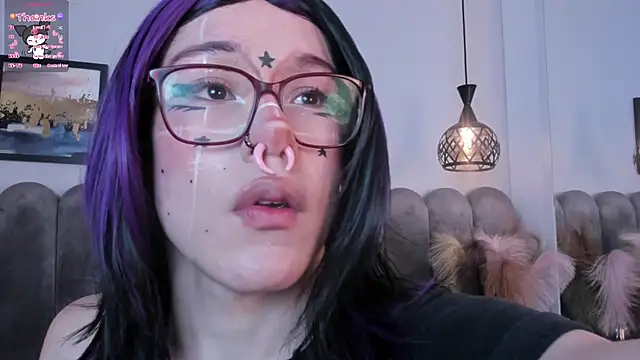 Snapshot of Dark_nina_ chatting on November 10, 2025, 3:22 am Dark nina online show from November 10, 2025, 3:22 am