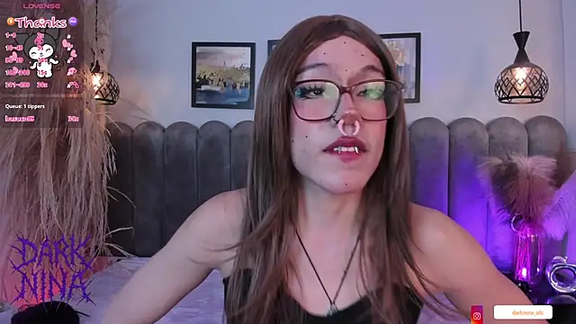 Snapshot of Dark_nina_ chatting on November 8, 2025, 3:21 am Dark nina online show from November 8, 2025, 3:21 am