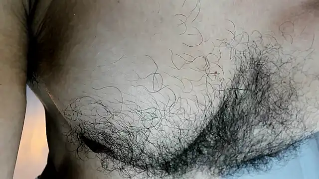 Snapshot of latinhotmuscle chatting on October 27, 2025, 4:57 am latinhotmuscle online show from October 27, 2025, 4:57 am