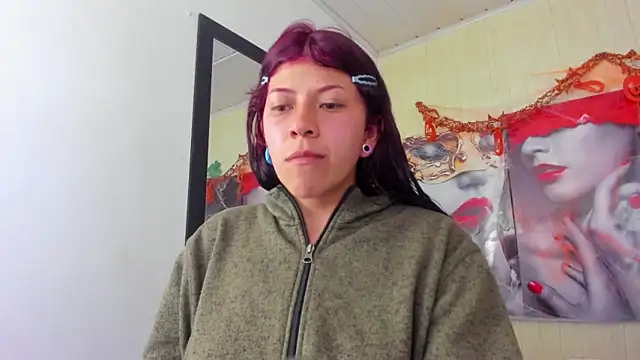 Snapshot of Raven_Rouge_ chatting on October 31, 2025, 5:15 am Raven Rouge online show from October 31, 2025, 5:15 am