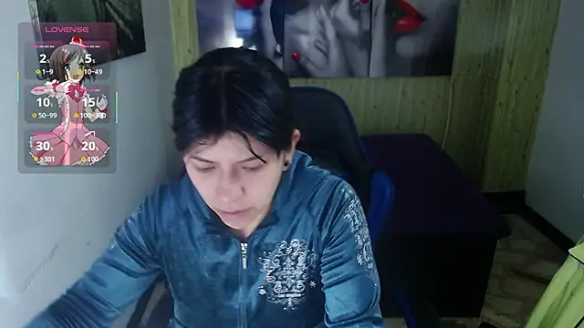 Snapshot of Raven_Rouge_ chatting on October 10, 2025, 4:35 am Raven Rouge online show from October 10, 2025, 4:35 am