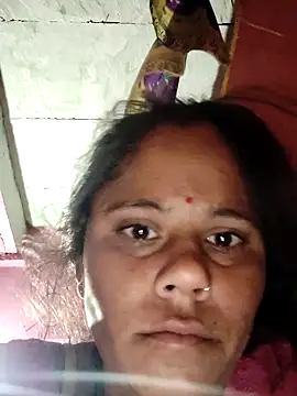 Hot-ilaiy online show from October 28, 2025, 11:36 pm