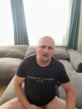 Snapshot of Attila120 chatting on November 9, 2025, 8:29 am Attila120 online show from November 9, 2025, 8:29 am