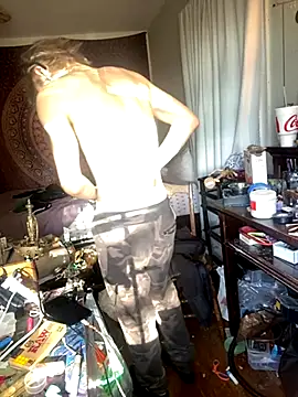 Snapshot of XanderOzzz chatting on November 16, 2025, 8:02 pm XanderOzzz online show from November 16, 2025, 8:02 pm