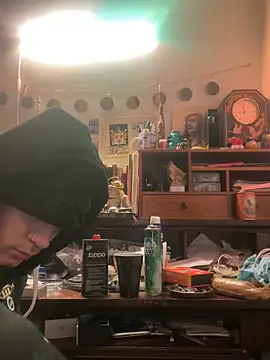 Snapshot of XanderOzzz chatting on December 2, 2025, 8:27 am XanderOzzz online show from December 2, 2025, 8:27 am