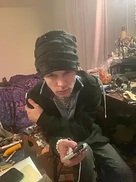 Snapshot of XanderOzzz chatting on December 5, 2025, 10:14 am XanderOzzz online show from December 5, 2025, 10:14 am