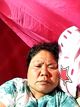 Snapshot of Mari_fvcks chatting on October 16, 2025, 12:52 am Mari fvcks online show from October 16, 2025, 12:52 am