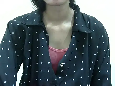 Snapshot of smallcuute chatting on November 27, 2025, 9:48 pm smallcuute online show from November 27, 2025, 9:48 pm