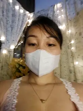 Laurie369 online show from September 18, 2025, 3:37 pm