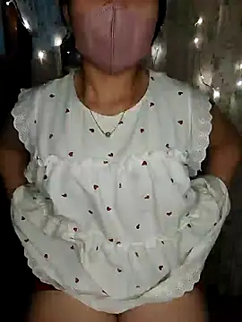 Laurie369 online show from September 22, 2025, 4:02 pm