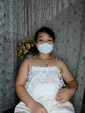 Laurie369 online show from September 9, 2025, 4:05 pm