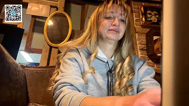 Snapshot of Lapussia chatting on November 29, 2025, 1:55 pm Lapussia online show from November 29, 2025, 1:55 pm