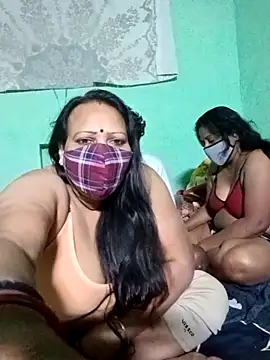 LoveOnStream online show from November 22, 2025, 4:39 pm