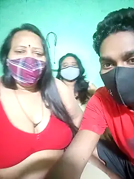 LoveOnStream online show from November 7, 2025, 6:45 pm